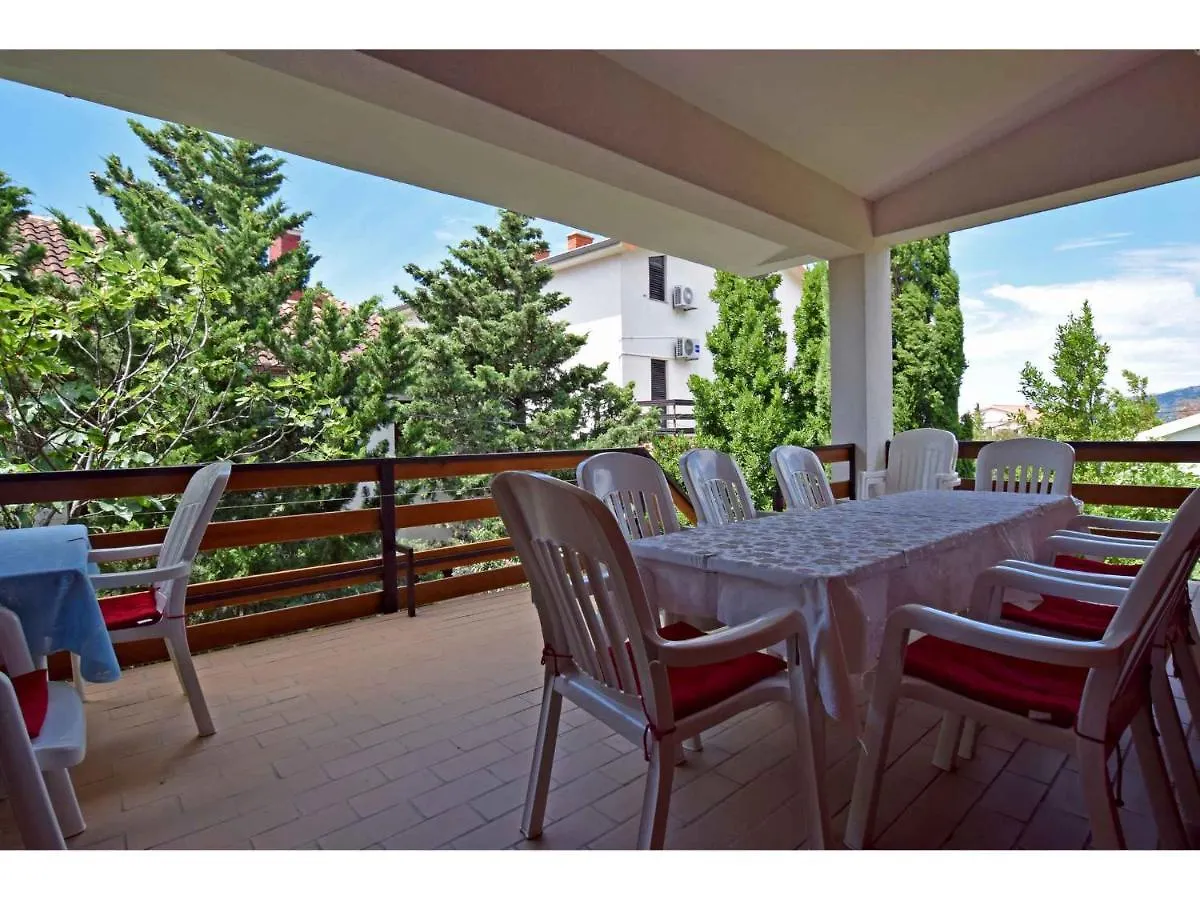 Apartment In Starigrad-Paklenica 40050