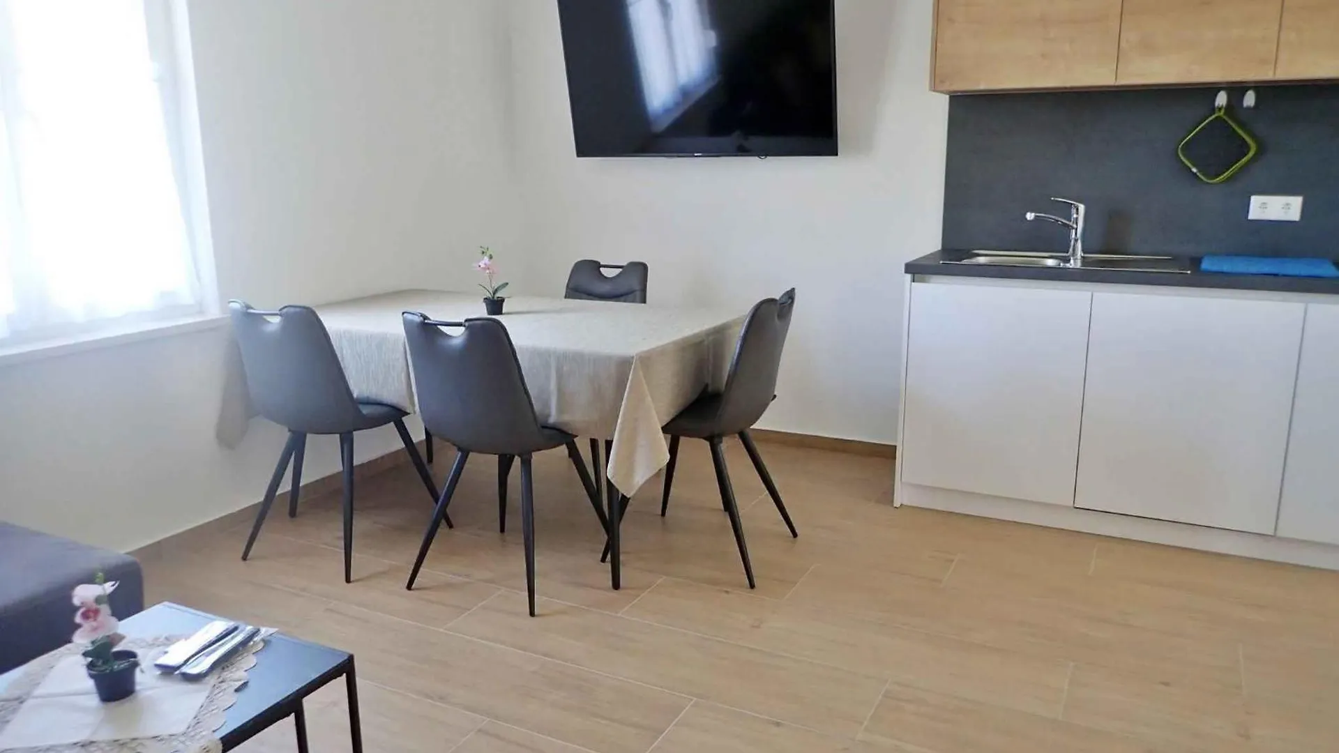 Apartment In Starigrad-Paklenica 40050